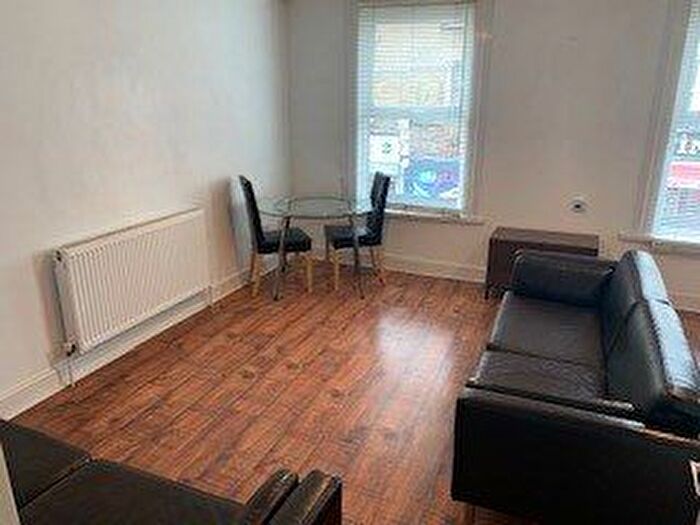 1 Bedroom Flat To Rent In Green Lanes, London, N16