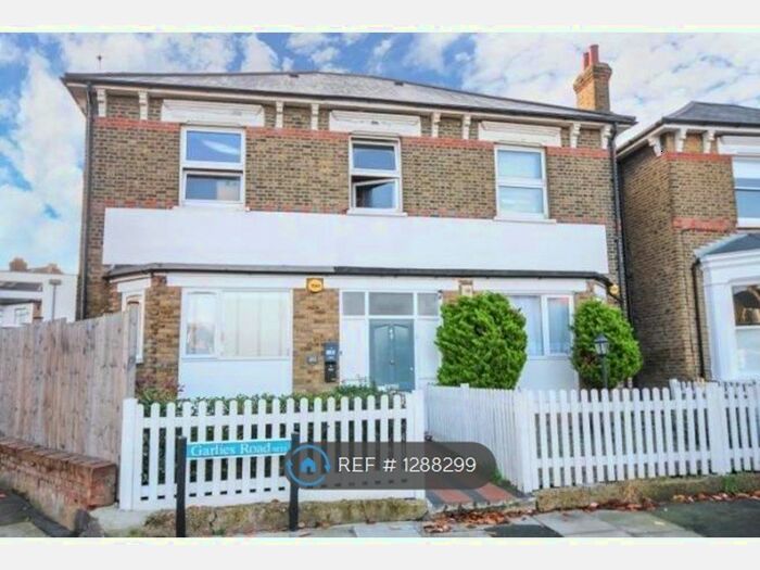 2 Bedroom Flat To Rent In Garlies Road, London SE23
