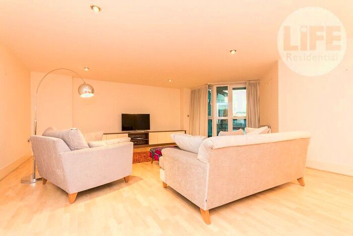 2 Bedroom Flat To Rent In Drake House, St George Wharf, Vauxhall, London, SW8