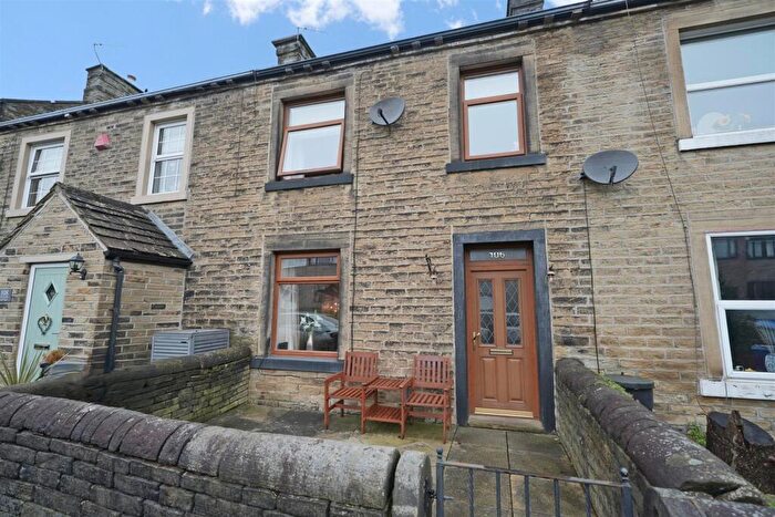2 Bedroom Terraced House For Sale In Green Lane, Greetland, Halifax, HX4