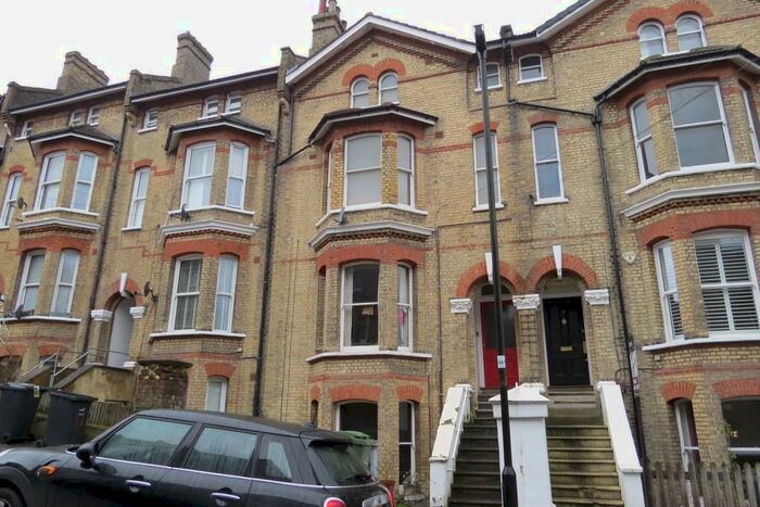 2 Bedroom Apartment To Rent In Woodland Road, Upper Norwood, London, SE19