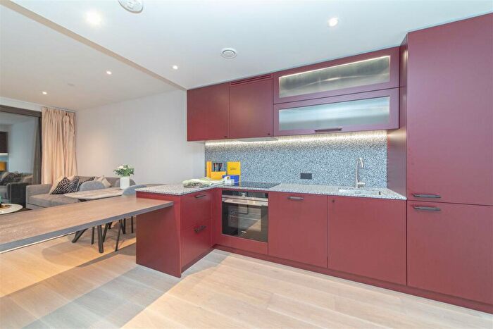 1 Bedroom Apartment To Rent In Legacu Building, Viaduct Gardens, London, SW11