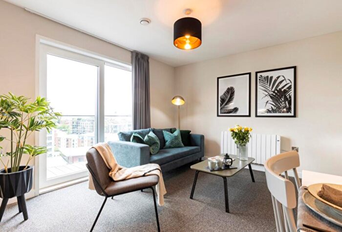 2 Bedroom Flat To Rent In Waterways Avenue Manchester, M15