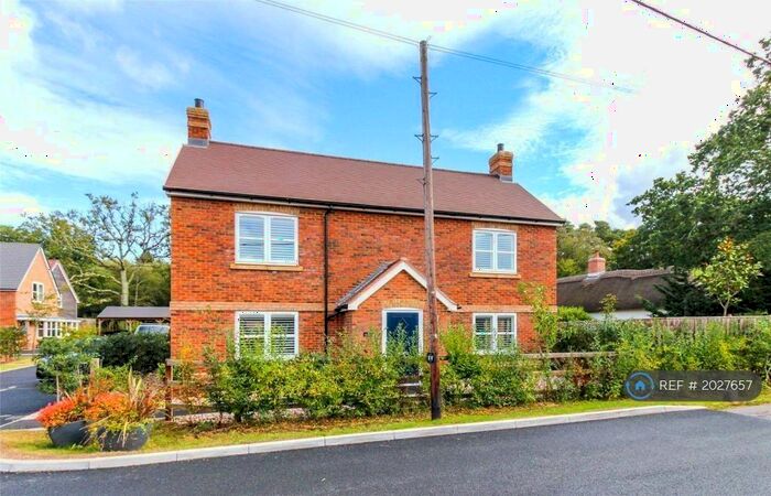 4 Bedroom Detached House To Rent In Sika Rise, Bransgore, Christchurch, BH23