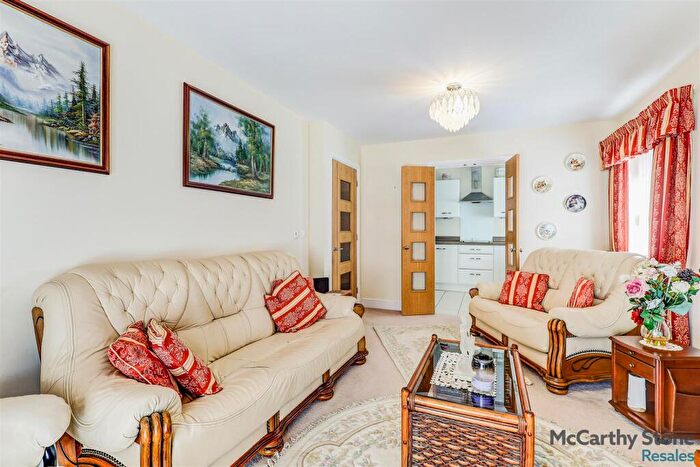 2 Bedroom Apartment For Sale In Wardington Court, Welford Road, Northampton, Northamptonshire, NN2