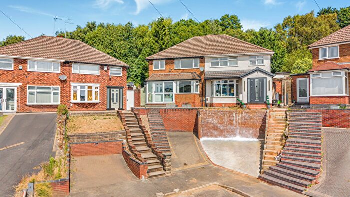 3 Bedroom Semi-Detached House For Sale In Ferndale Avenue, Great Barr, B43