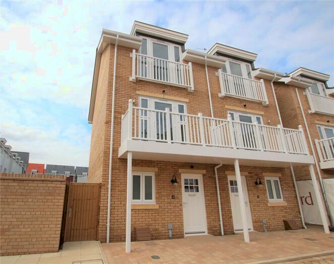 3 Bedroom Town House To Rent In New Hampshire Street, Reading, Berkshire, RG2