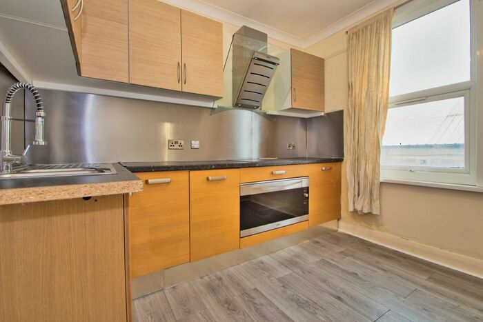 2 Bedroom Flat To Rent In Masons Avenue, Harrow, HA3