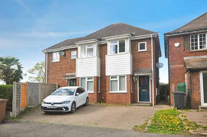 2 Bedroom Maisonette To Rent In Arnhem Road, Chelmsford, Essex, CM1