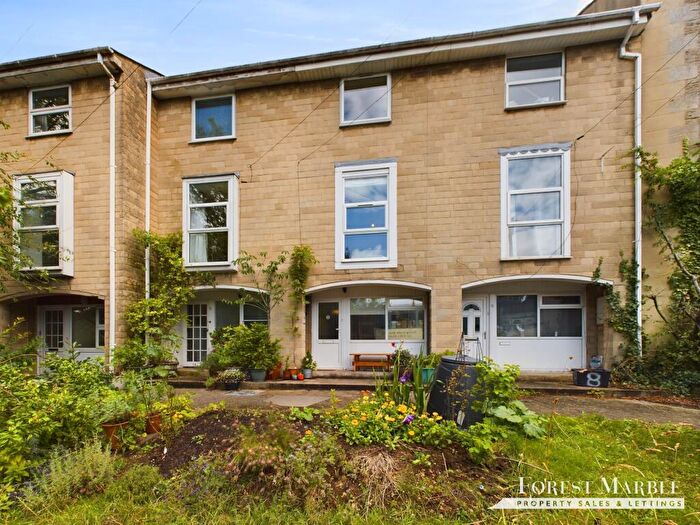 3 Bedroom Town House To Rent In Bath Street, Frome, BA11