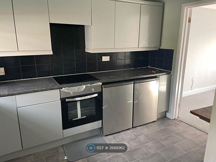 4 Bedroom Terraced House To Rent In Smith Street, Kingston Upon Thames, KT5