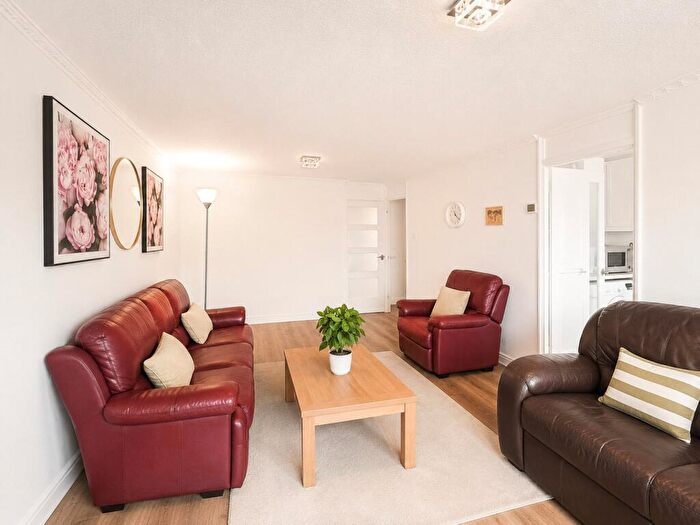 2 Bedroom Flat For Sale In Plantagenet House, London, SE18
