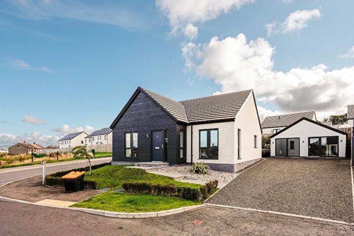 3 Bedroom Bungalow To Rent In Oakwood Place, Glenwood, Forfar, DD8