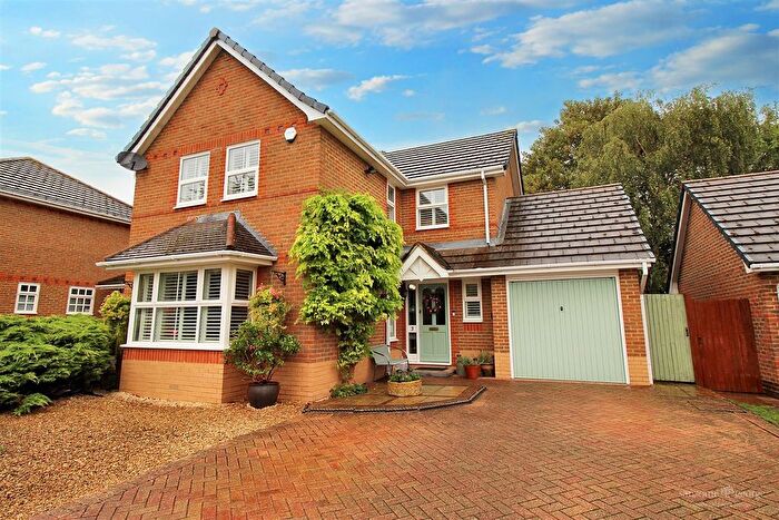 4 Bedroom Detached House For Sale In May Park, Calcot, Reading, RG31
