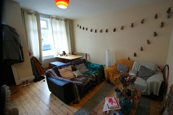 3 Bedroom Terraced House To Rent In Pennington Terrace, Woodhouse, Leeds, LS6