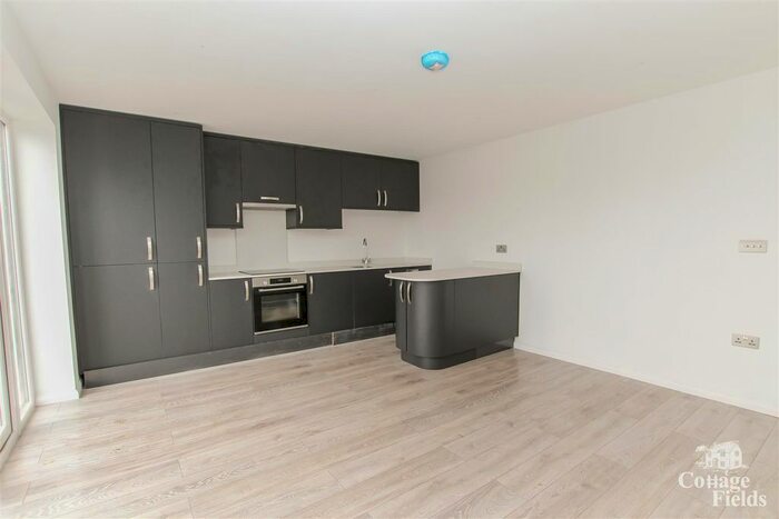 4 Bedroom Property To Rent In Warwick Road, London, E4