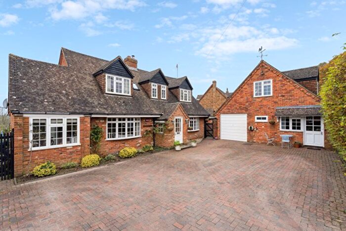4 Bedroom Detached House For Sale In Grubbins Lane, Speen, Princes Risborough, HP27