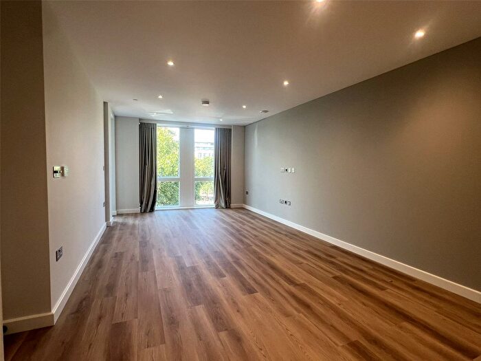 1 Bedroom Flat To Rent In Winslow Road, London, W6
