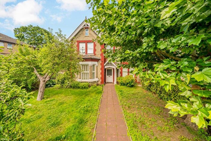 1 Bedroom Flat For Sale In Bedford Hill, Balham, SW12