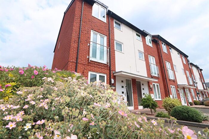 3 Bedroom Town House For Sale In Larch Way, Stourport-on-Severn, DY13