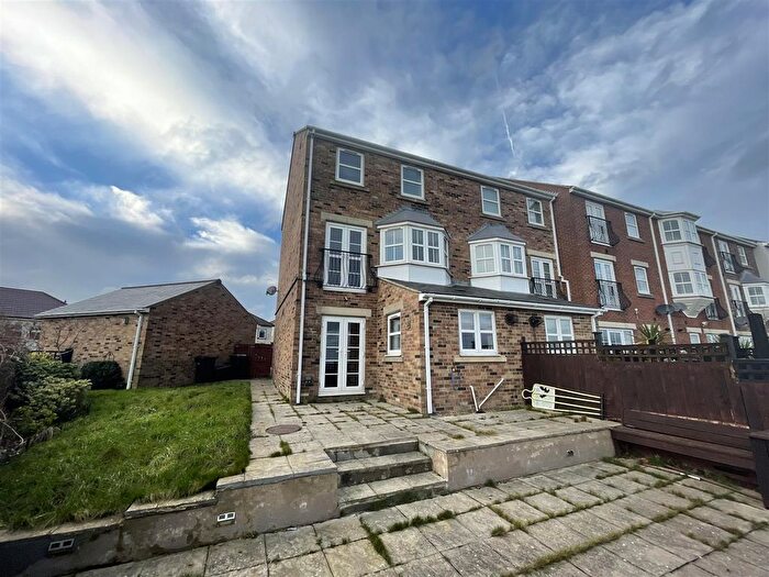 3 Bedroom Town House To Rent In Beamish Rise, Stanley, DH9