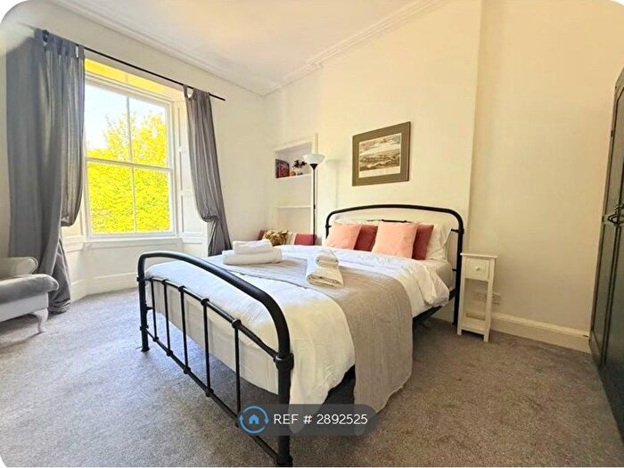 4 Bedroom Flat To Rent In Montague St, Edinburgh, EH8