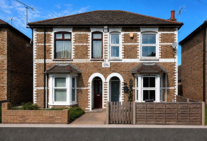 3 Bedroom Semi-Detached House For Sale In Edgar Road, Yiewsley, West Drayton, UB7