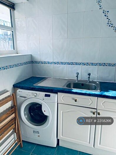 3 Bedroom Flat To Rent In Holland Street, Liverpool, L7