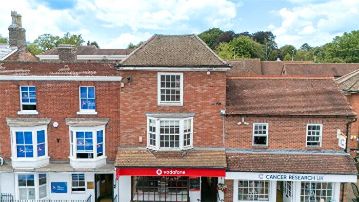 2 Bedroom Apartment For Sale In High Street, Marlborough, Wiltshire, SN8