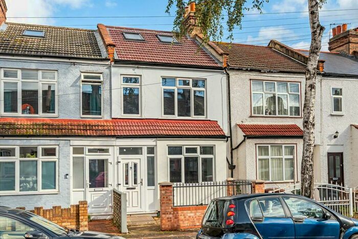 5 Bedroom House To Rent In Spencer Road, Walthamstow, London, E17