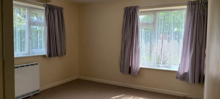 2 Bedroom Flat To Rent In Wordsworth Road, Worthing, BN11