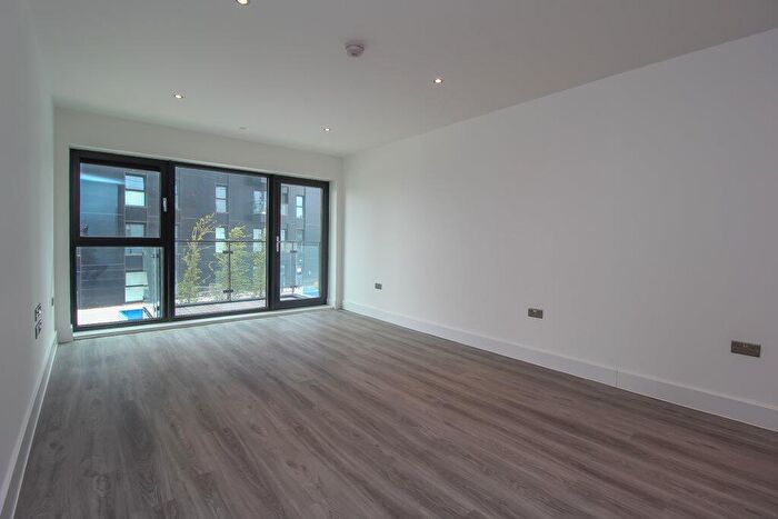 1 Bedroom Flat To Rent In Waterford House, Bayscape, Cardiff Marina, CF11