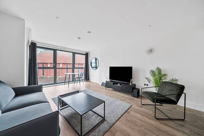 1 Bedroom Flat For Sale In Station Road, Central Croydon, Croydon, CR0