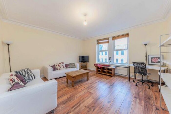 2 Bedroom Flat To Rent In Balham High Road, London, SW12