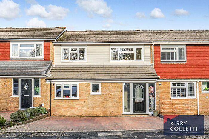 4 Bedroom Terraced House For Sale In Lampits, Hoddesdon, EN11