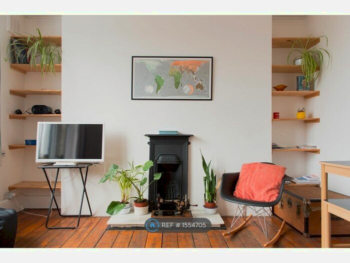 2 Bedroom Flat To Rent In Quested Court, London, E8