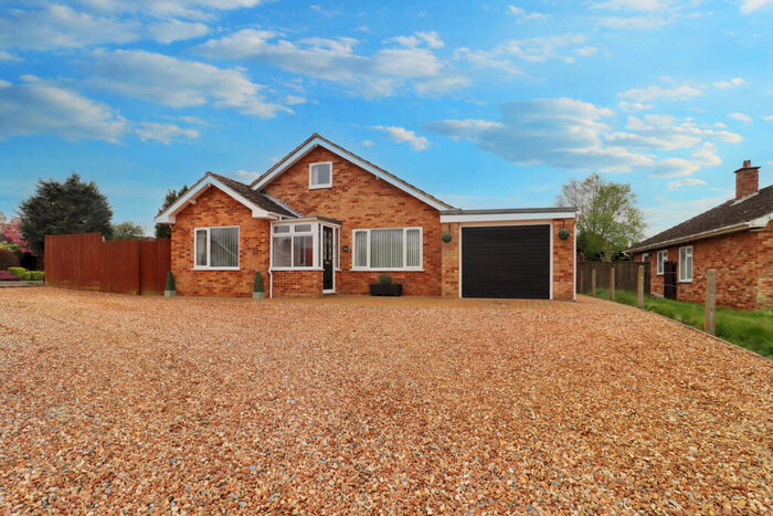 5 Bedroom Detached Bungalow For Sale In Ennerdale Drive, South Wootton, King's Lynn, Norfolk, PE30