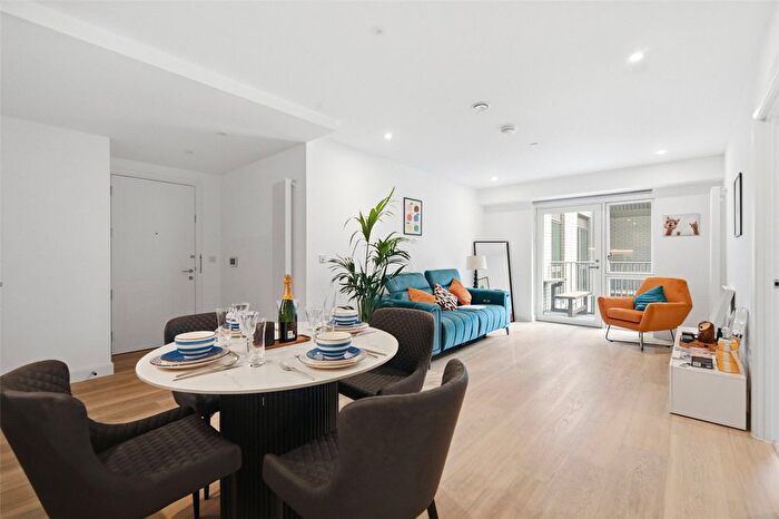 3 Bedroom Flat For Sale In Seagull Lane, Royal Victoria Dock, London, E16