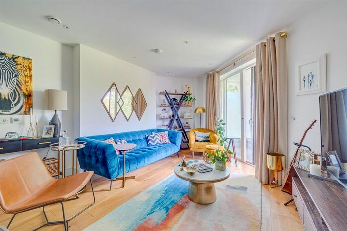 2 Bedroom Flat To Rent In Lillie Road, London, SW6