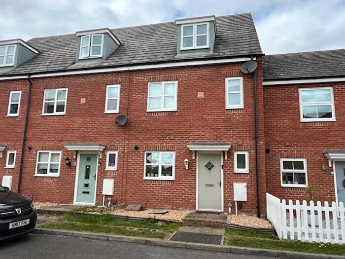 4 Bedroom Terraced House To Rent In Mallory Drive, Yaxley, PE7