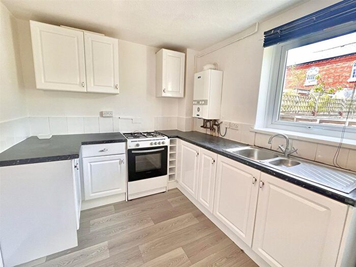 2 Bedroom Semi-detached House To Rent In Toms Town Lane, Studley, B80