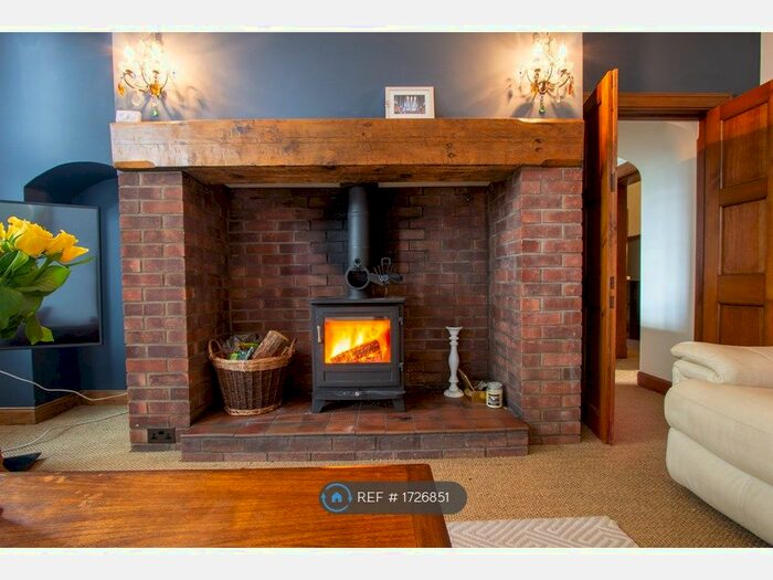 4 Bedroom Semi-Detached House To Rent In Springkell Avenue, Glasgow, G41