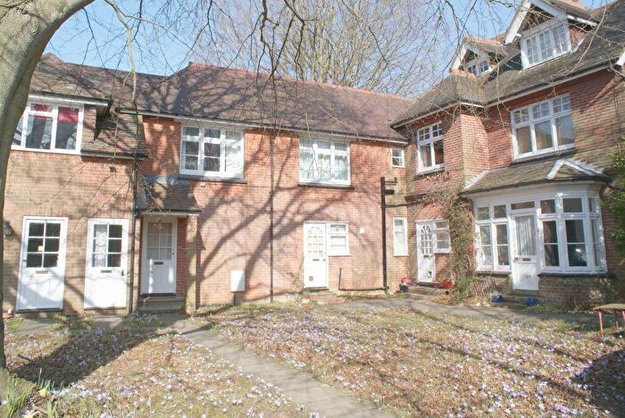 1 Bedroom Flat For Sale In Busbridge Lane, Godalming, Surrey, GU7