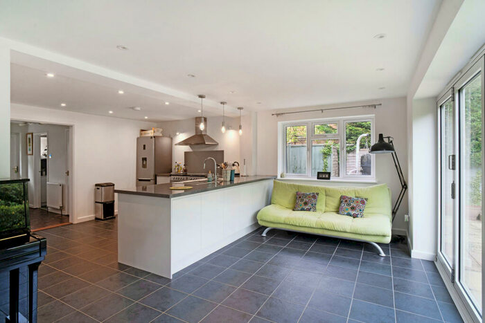 4 Bedroom Detached House For Sale In Broad Close, Barford St. Michael, OX15