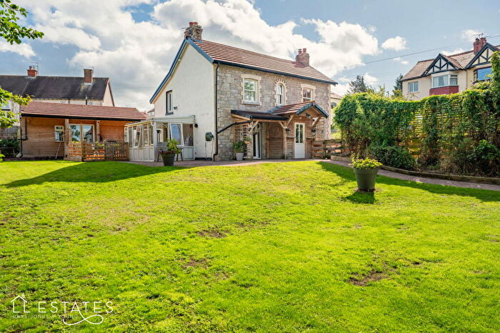 3 Bedroom Detached House For Sale In Llysfaen Road, Old Colwyn, LL29