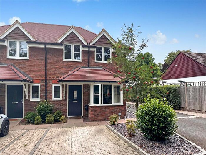 3 Bedroom Semi-Detached House To Rent In Chase Road, Lindford, GU35
