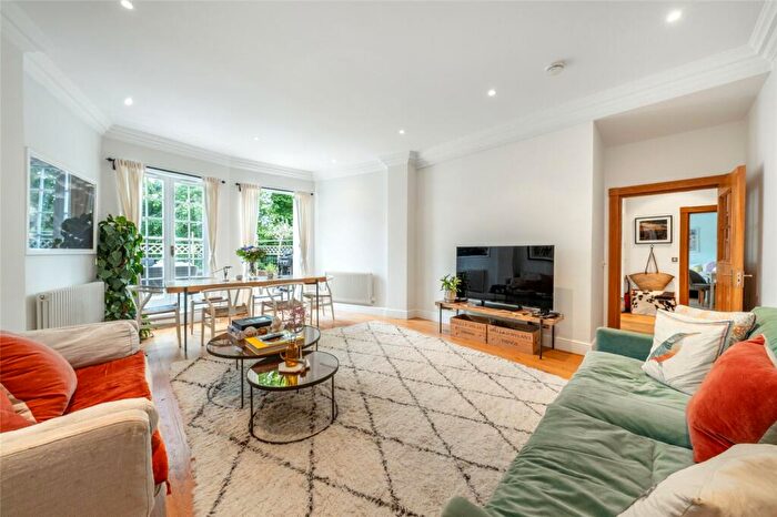 3 Bedroom Apartment To Rent In Eton Avenue, London, NW3