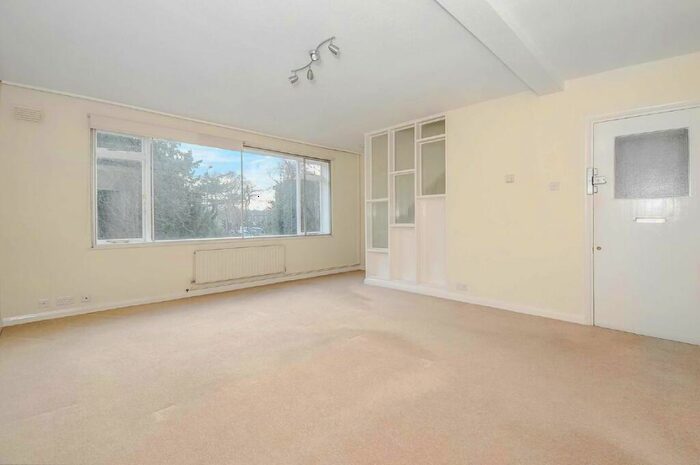 3 Bedroom Flat To Rent In Thurlow Park Road, West Dulwich, SE21