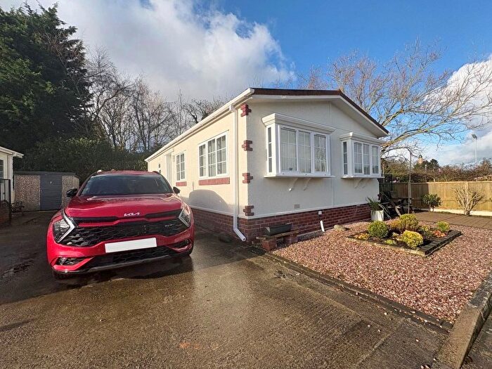 2 Bedroom Property For Sale In Chester High Road, Neston, CH64