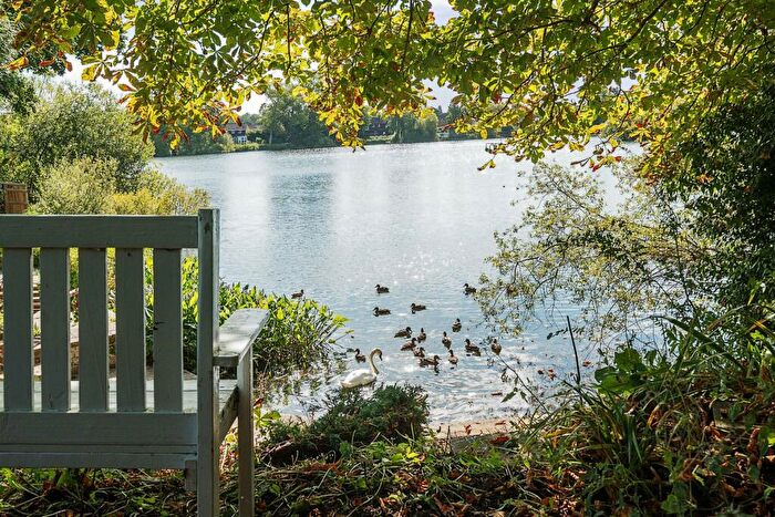 3 Bedroom Semi-Detached House To Rent In Summerleaze Road, Maidenhead, SL6